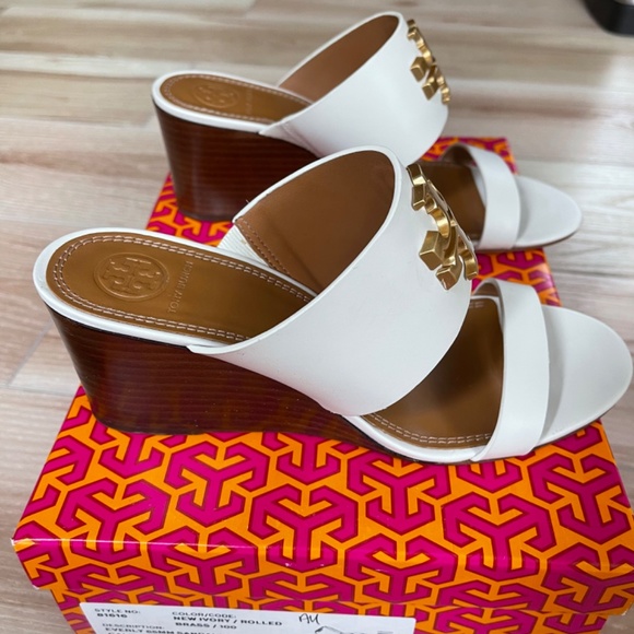 Tory Burch Wedge Slider Size 6.5 - Like New - Picture 2 of 7